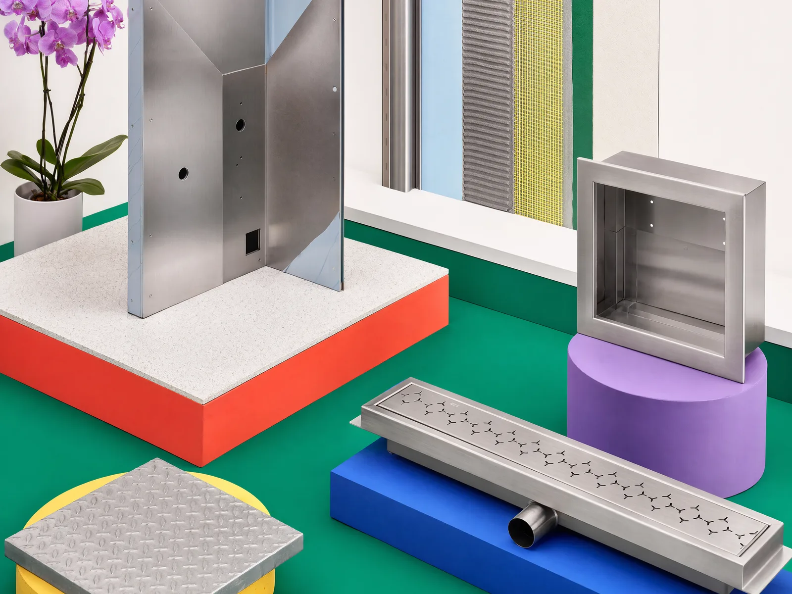 Representative teaching display with lift panel, raised floor plate, trench cover, niche and separate wall layers
